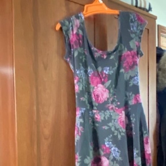 American Eagle Outfitter’s Floral Dress Ladies Size M - Picture 11 of 13